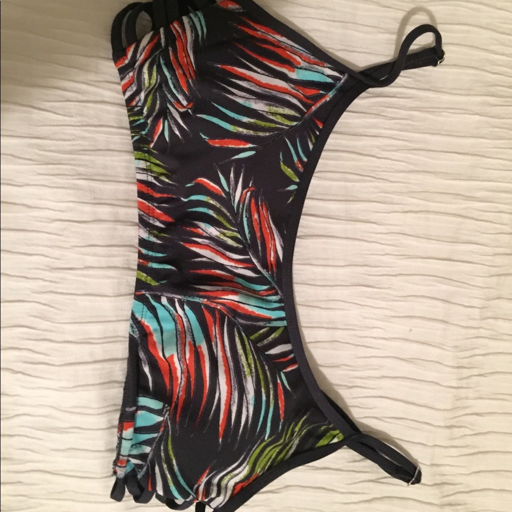 TROPICAL BATHING SUIT TOP NWOT